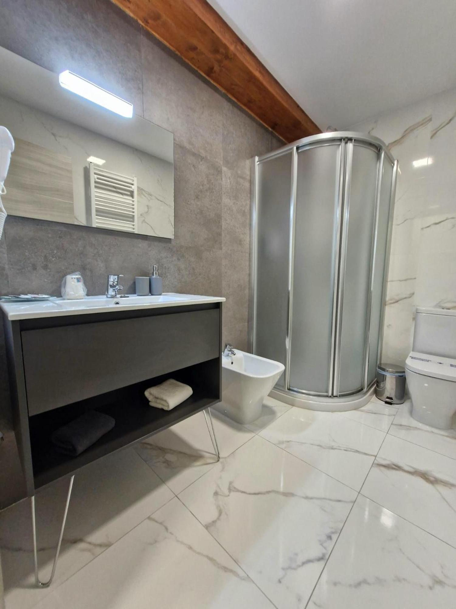 Feeling Home - Suites&Rooms Leon Exterior photo